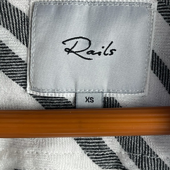 Rails Plaid Rayon Button down Shirt. Size Extra-Small. - Picture 6 of 9